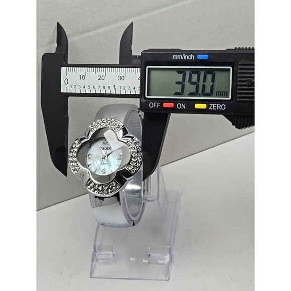 Yaqin Clover Crystal Bangle Watch Silver MOP Dial Quartz New Battery Ladies Gift - Picture 4 of 10